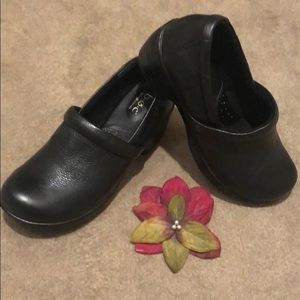 Born Concepts NADIYYA Leather clogs